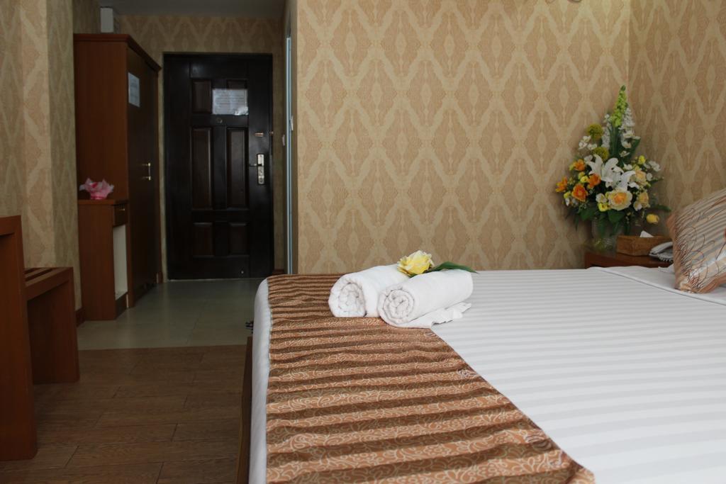 Hotel Kan Kaw Yangon Exterior foto