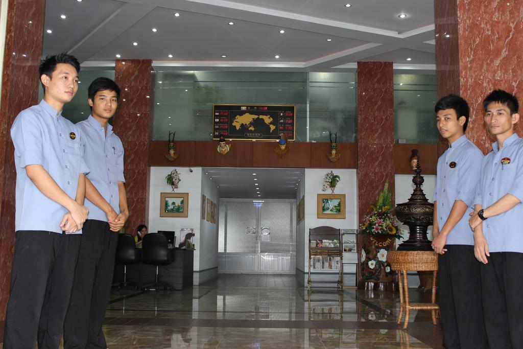 Hotel Kan Kaw Yangon Exterior foto